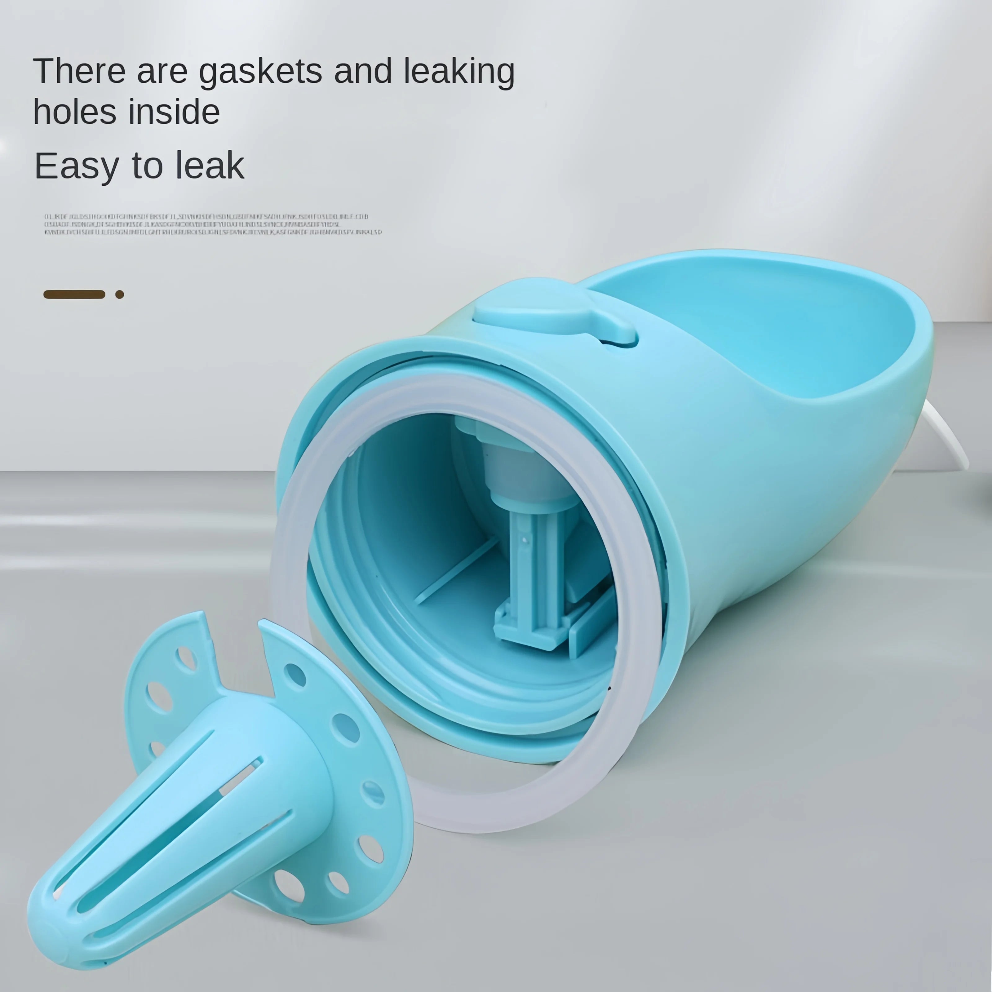Garrafa de Água Portátil para Pets – 2 em 1 com Compartimento para Ração e Tigela